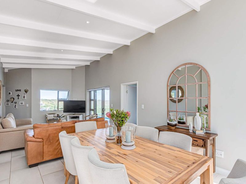 Modern Comfort Meets Untamed Nature in Brenton-on-Sea - Photo 6