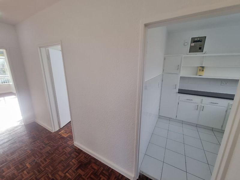 Unfurnished Two Bedroom Apartment To Rent in Tamboerskloof - Photo 9