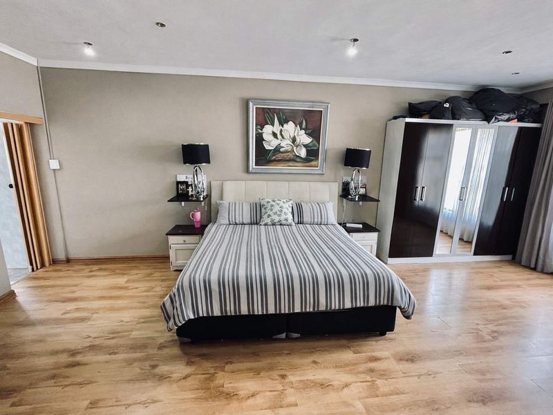 Three bedroom house with Solar energy in van Dyk Park - Photo 6