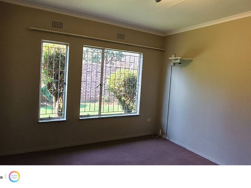 Pet Friendly Simplex for sale in Brackenhurst - Photo 9