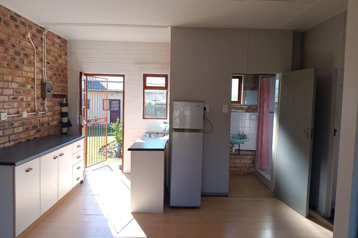 2 Bedroom Garden Cottage in Fishershaven - Photo 4