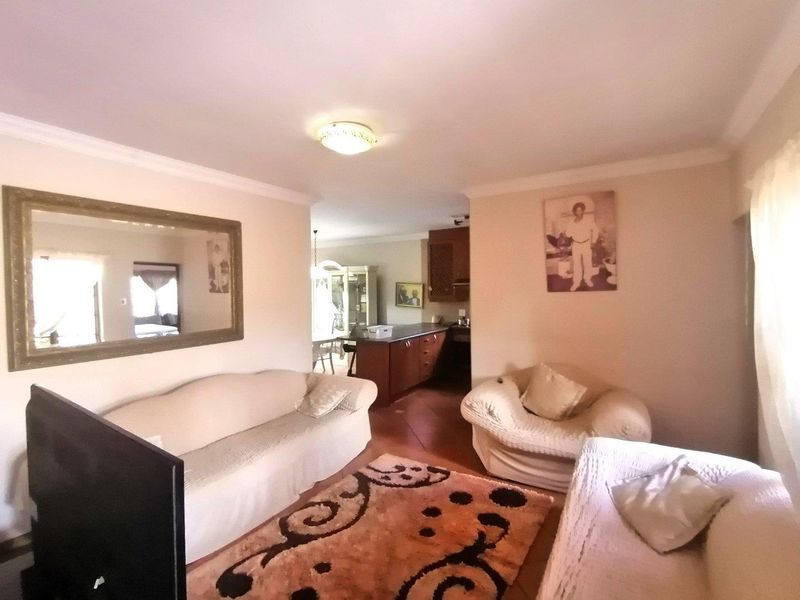 Beautiful Home in a Well maintained Complex - Photo 7