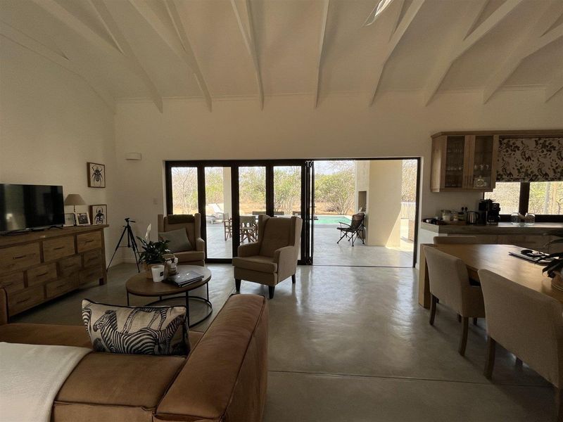 5 Bedroom home for sale in Moditlo Estate - Photo 6