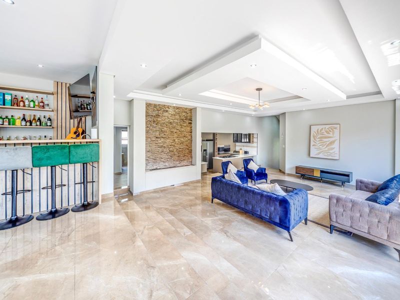 Five Bedroom Home for Rent In Waterfall Country Estate. - Photo 7