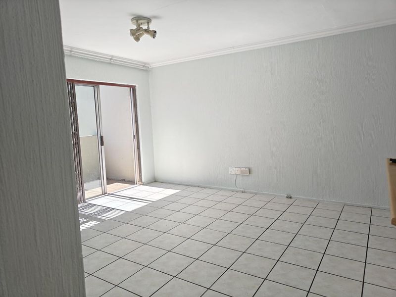 2 Bedroom Apartment for Sale in Vorna Valley - Midrand. - Photo 6
