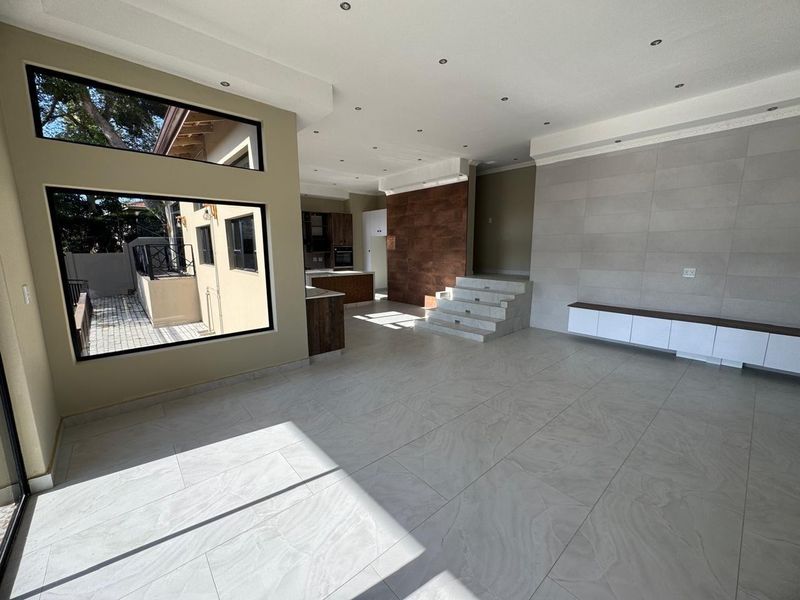 Exquisite Escombe Residence: Grandeur, Views &amp; Income Potential - Photo 8