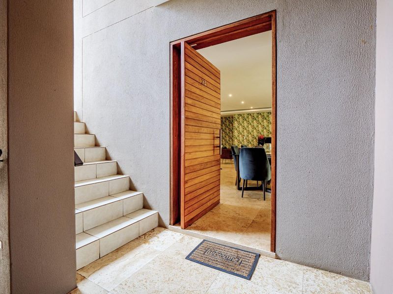 3 Bedroom Ground Floor Apartment - Photo 2