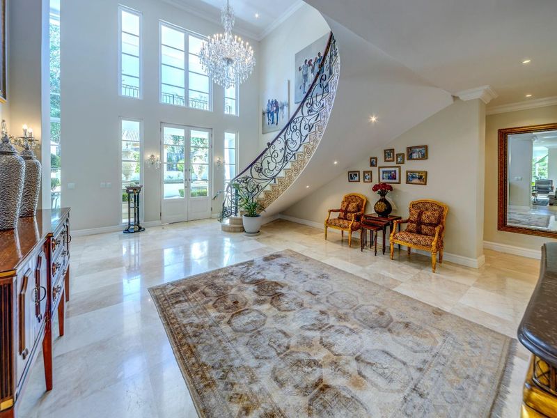 Elegant Four Bedroom Fully Furnished Home for Rent in Waterfall Country Estate - Photo 4