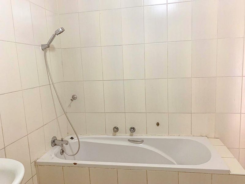 Live in Style: 2-Bedroom with Pool & Braai Area - Photo 9