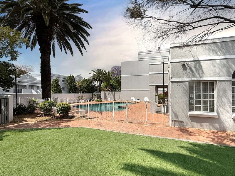 Charming 3 Bedroom Apartment in Secure Estate - Photo 2