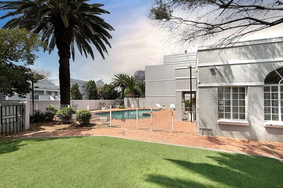 Charming 3 Bedroom Apartment in Secure Estate - Photo 2