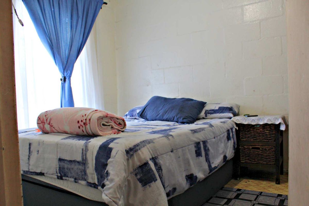 3 Bedroom House For Sale Located in Bonteheuwel - Photo 5