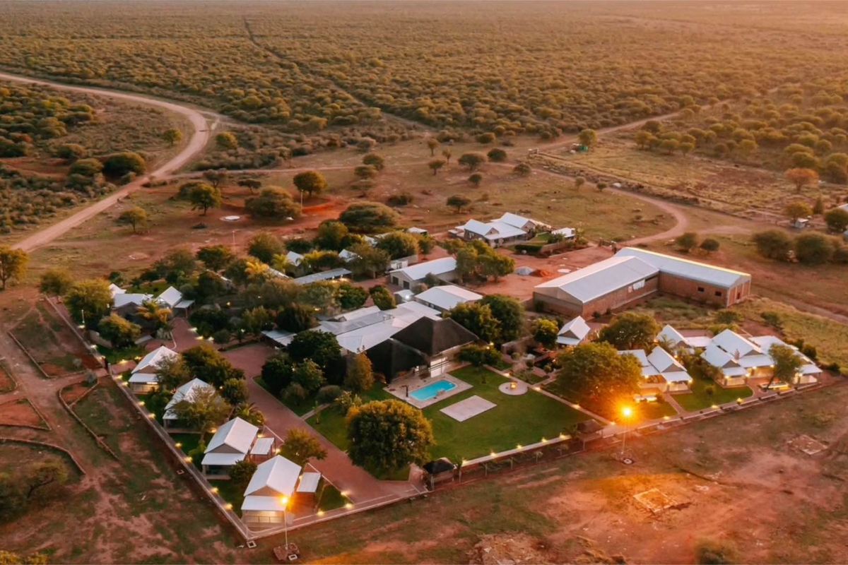 Stunning Lodge bordering Etosha National Park - Photo 5