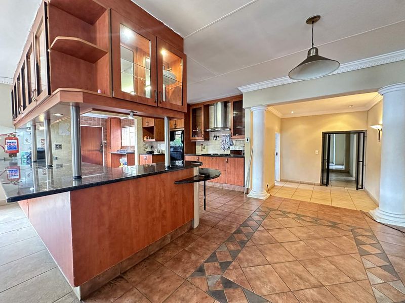 Exceptional Multi-Dwelling 1-Hectare Estate – Income & Lifestyle in One - Photo 4