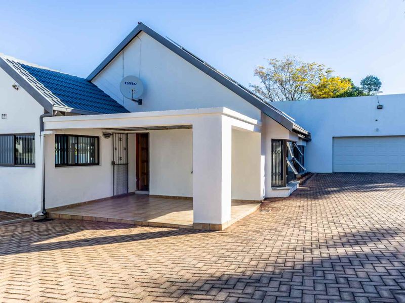 Well Priced and Well Located, - Photo 2