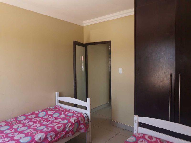 TOWNHOUSE | UPPER FLOOR LEVEL | ELDORADO GARDENS | KHOMASDAL - Photo 4