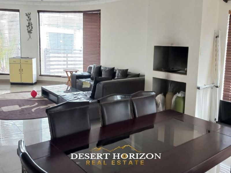 Walvisbay, Meersig | Beautiful Family Home For Sale - Photo 4