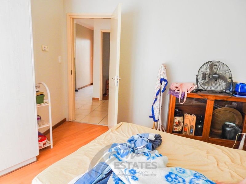 Townhouse in secure complex for sale - Photo 6