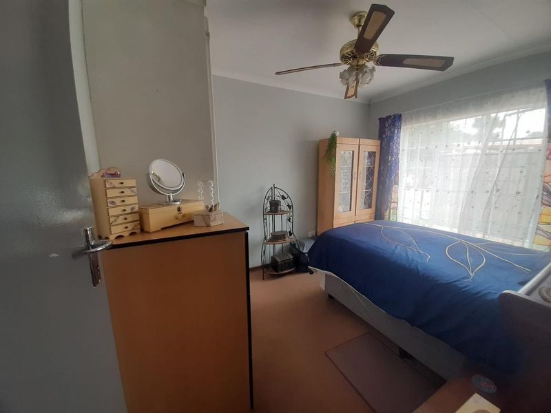 Pet Friendly 2 Bedroom Townhouse for Sale - Photo 8