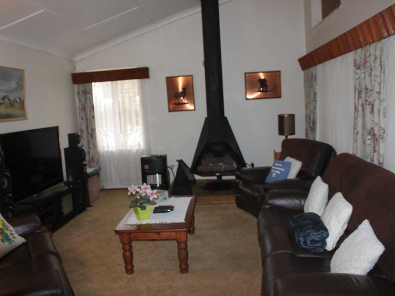 LUCRATIVE GUEST HOUSE - Photo 2