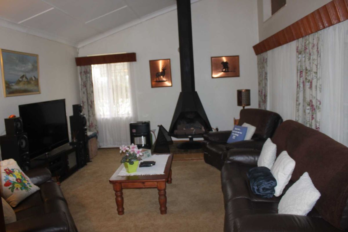 LUCRATIVE GUEST HOUSE - Photo 2