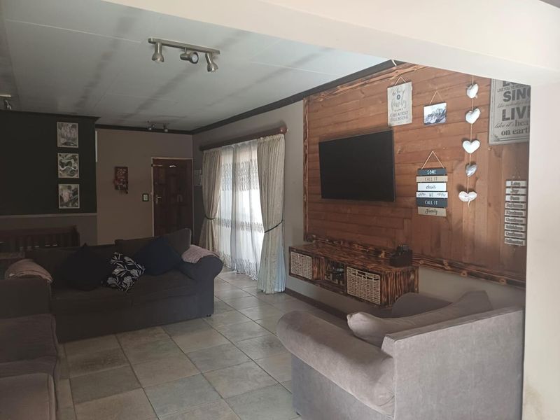 ZWARTKOP - 3 BEDROOM HOUSE - Photo 5