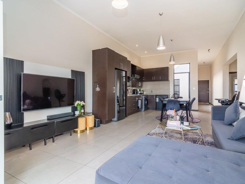 Live the high life in exclusive townhouse in prestigious Golf Estate!" - Photo 4