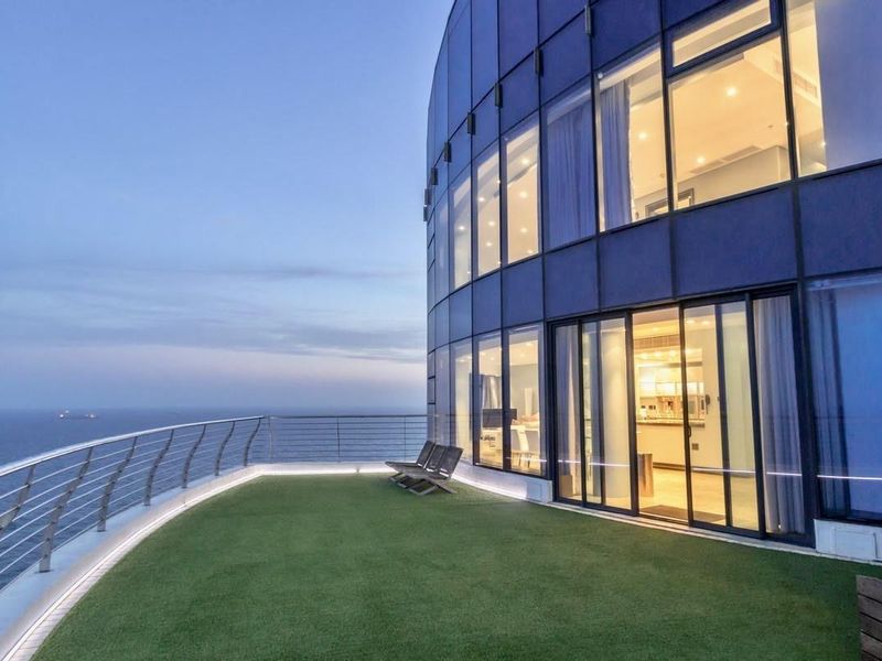 Hendra Estates - Penthouse unit in the Pearls for Rental!! - Photo 2