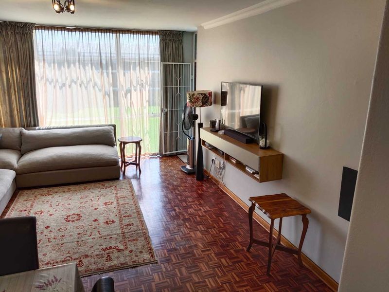 Comfortable, Secure Living in Pendoring Gardens – Spacious 3-Bedroom Apartment - Photo 6