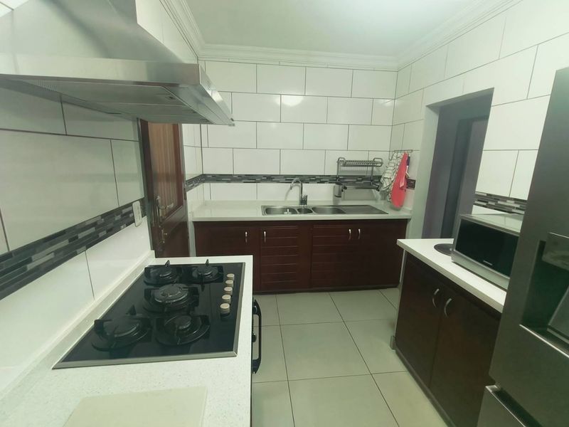 4 Bedroom house for sale with a 2bedroom flatlet - Photo 10