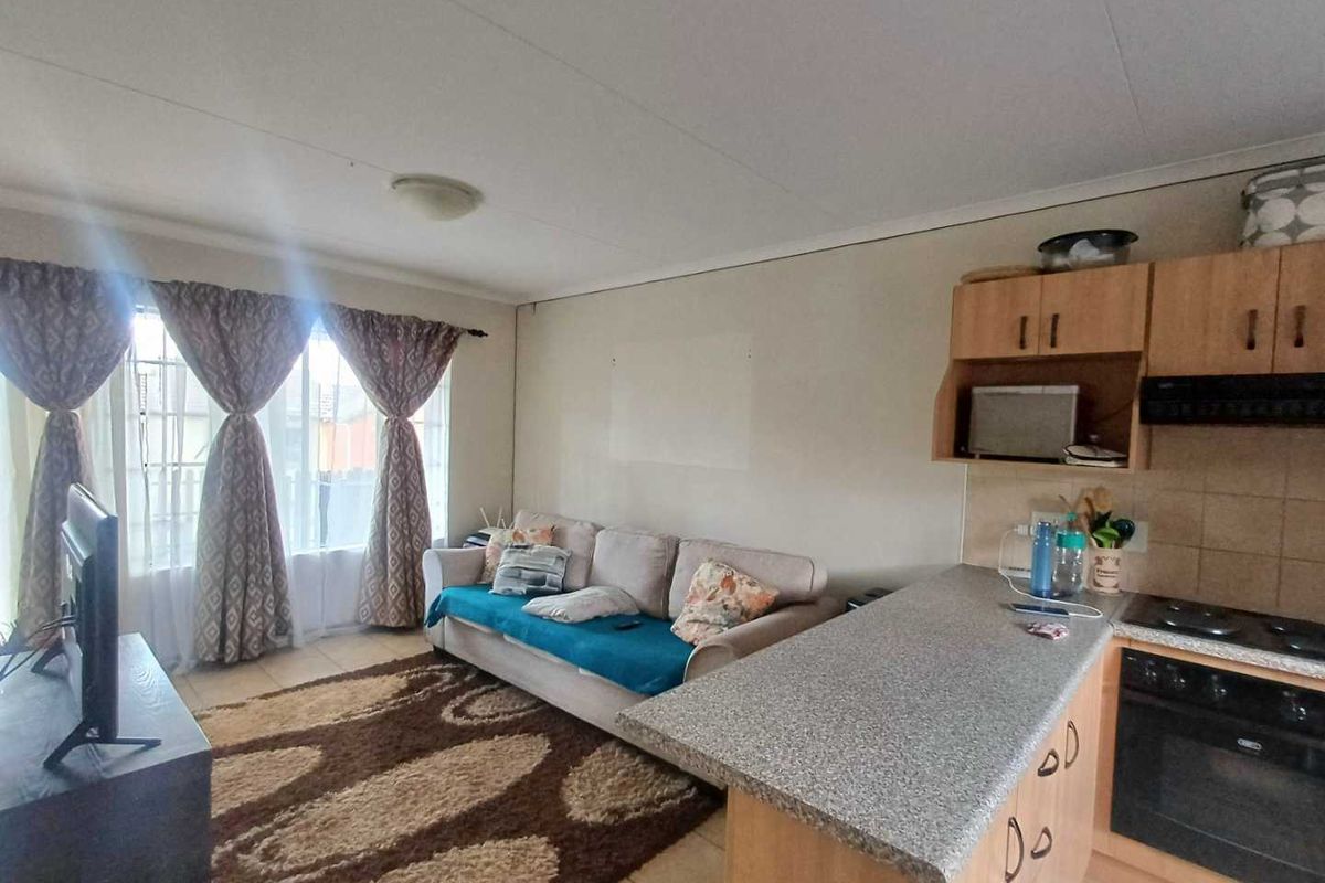 Great opportunity for Investors or First Time Home Buyers - Photo 5