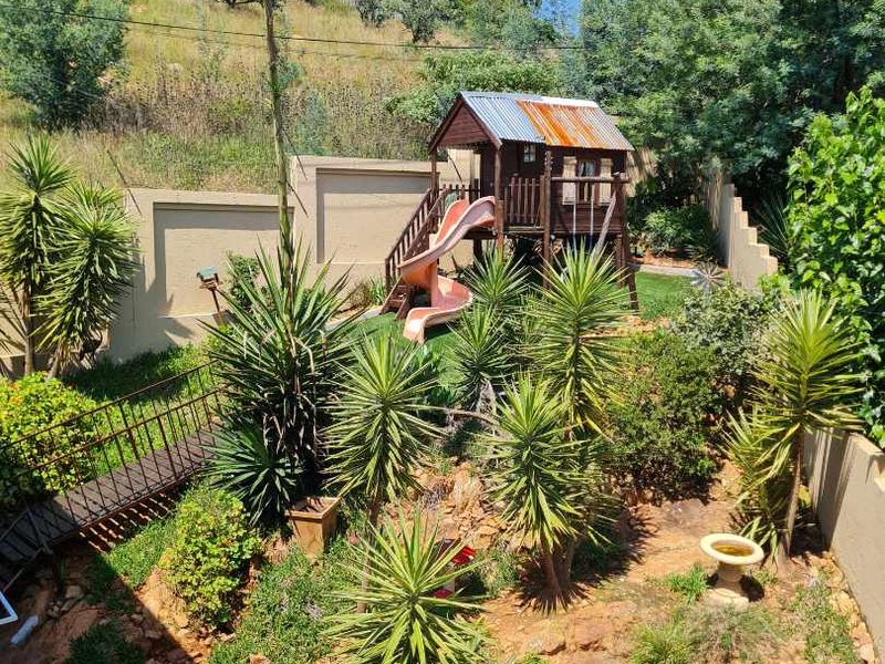 3 STORY CLUSTER HOME - Photo 8