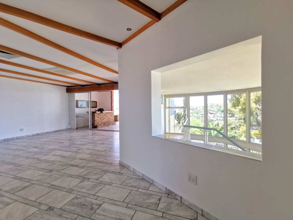 1ST FLOOR LOUNGE WITH VERANDA 