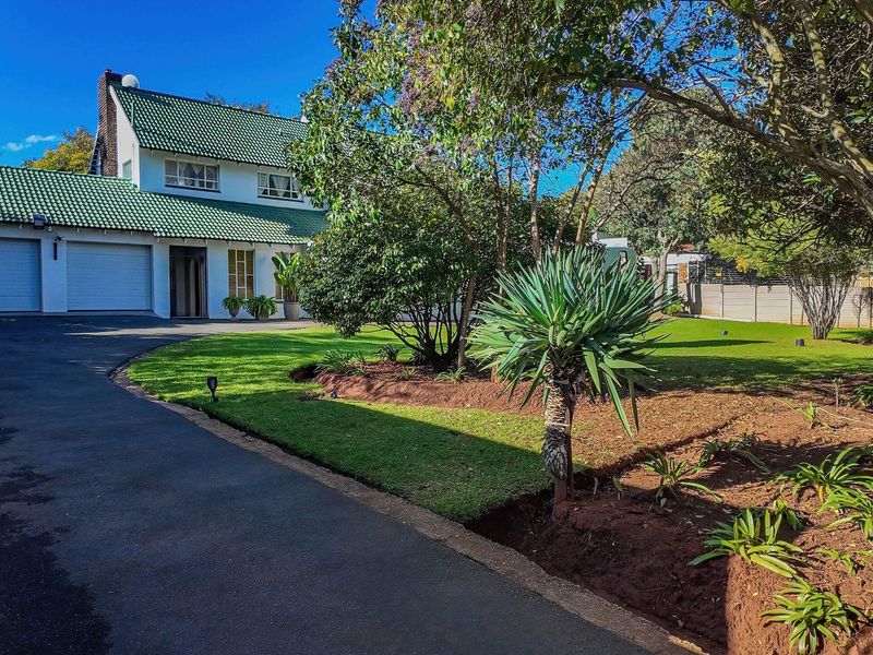 Stunning 6 Bedroom Home in Florida - Photo 4