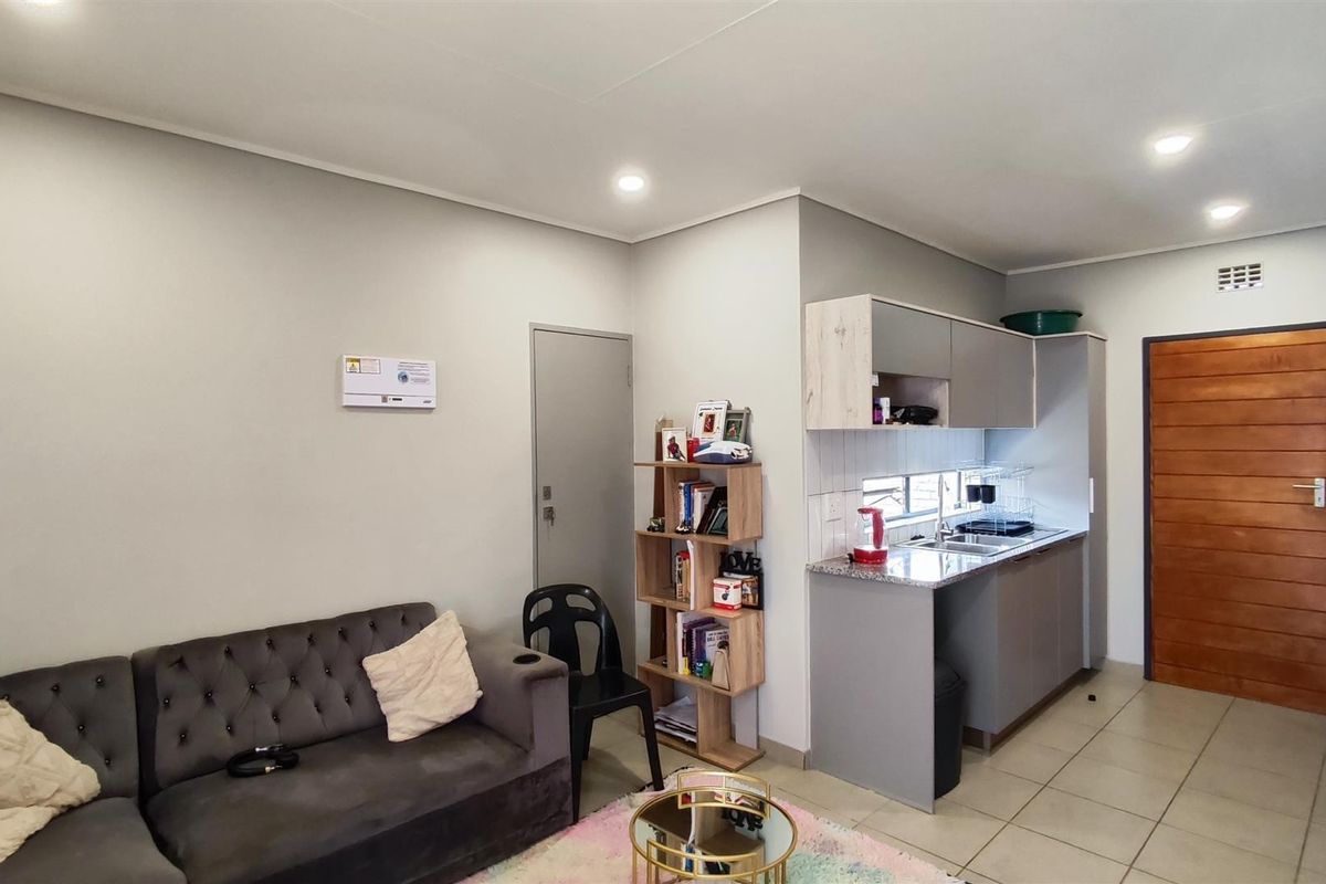 House For Sale in Albertsdal, Alberton - Photo 4