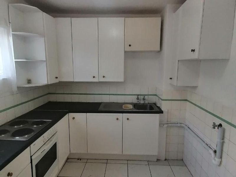 Unfurnished 2-Bedroom To Rent in Vredehoek - Photo 4