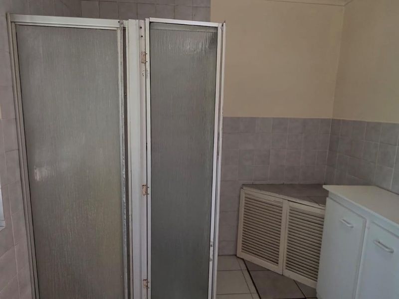 1 Bedroom Cottage on Shared Property - Photo 9