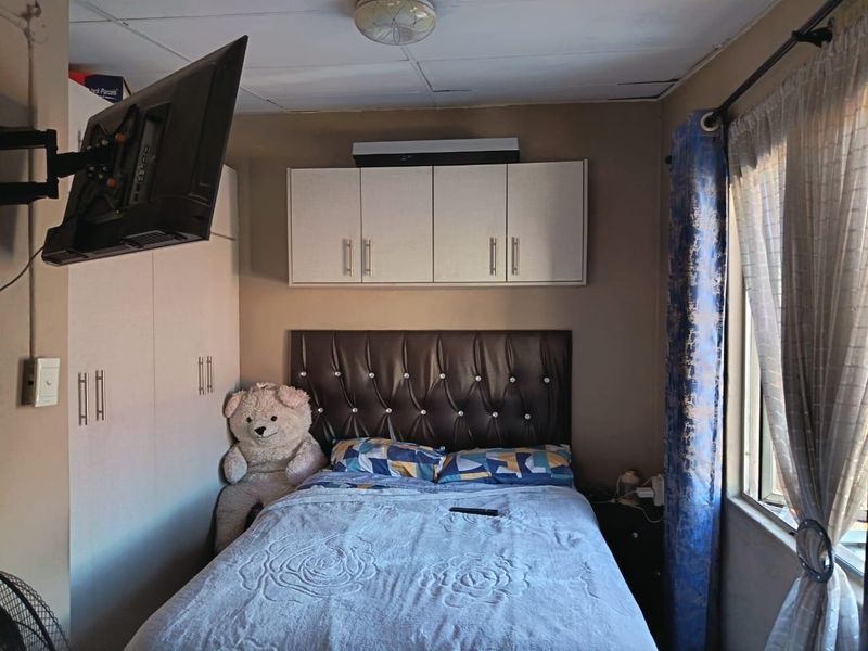 3 Bedroom House for sale in Motford - Photo 8