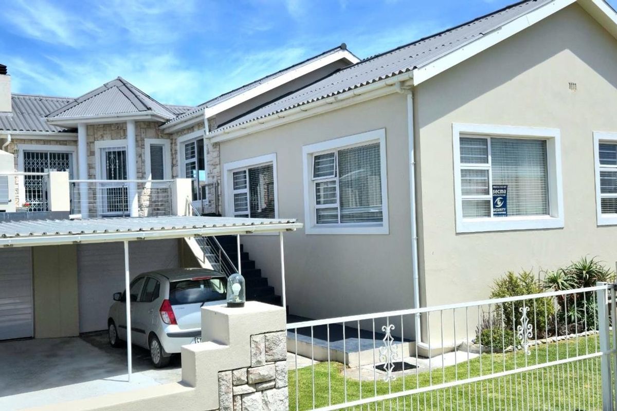 A Home With Space for Everyone — and a Lifestyle to Love in Franskraal - Photo 3