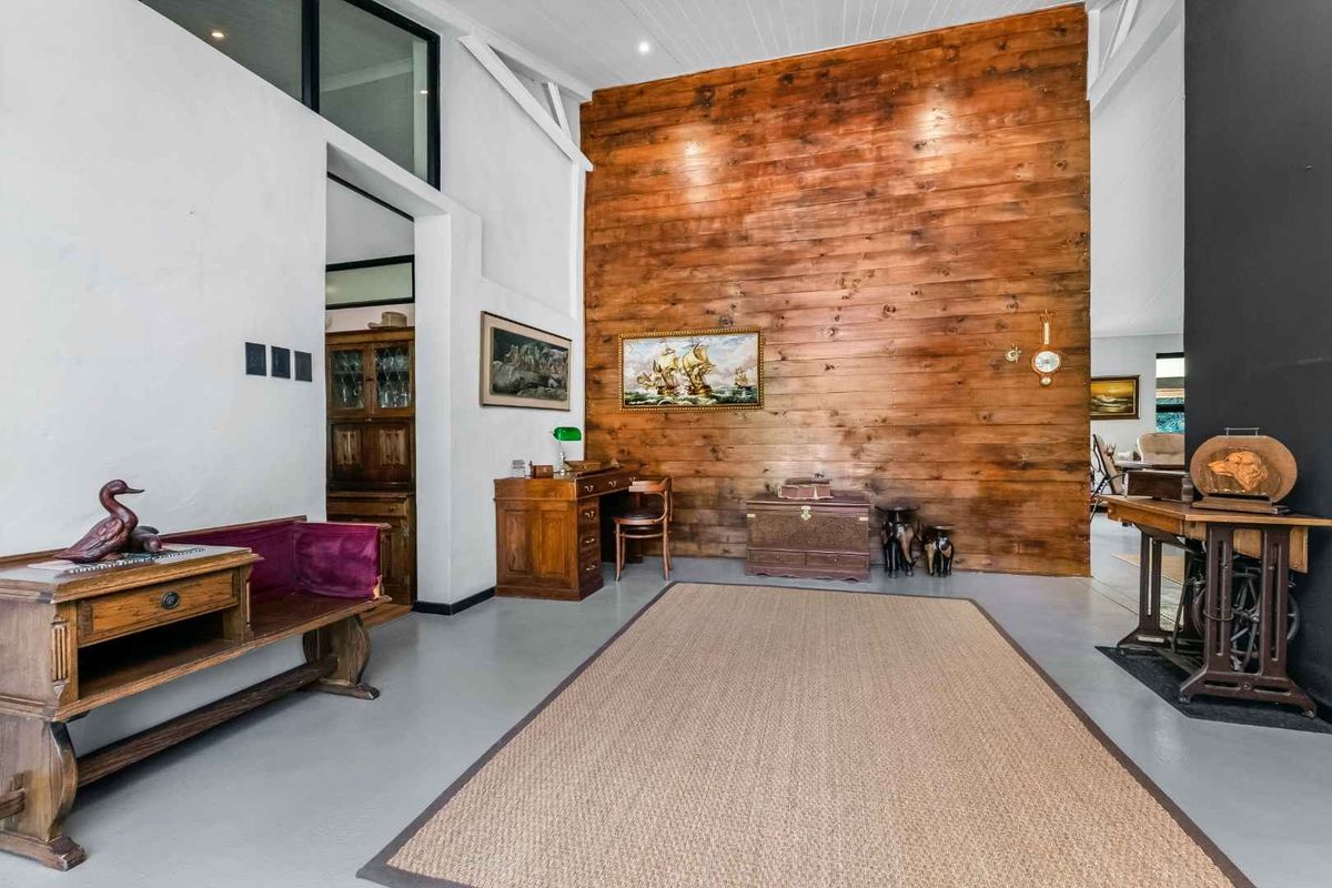 A CHARMING HOME FILLED WITH NATURAL LIGHT AND SET IN A PEACEFUL SETTING - Photo 2