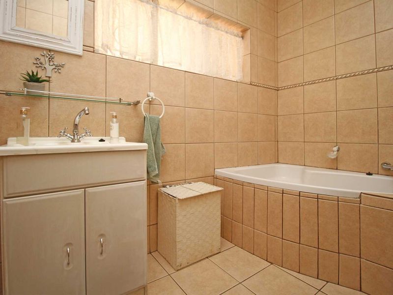 Spacious Family Comfort in a Peaceful Setting - Photo 3