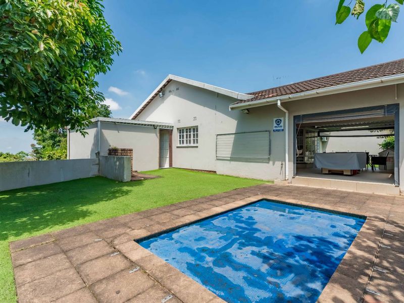 Serene Family Living in the Heart of Gillitts - Photo 2