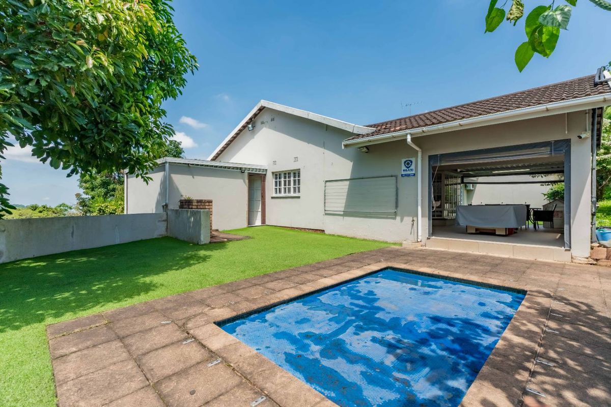 Serene Family Living in the Heart of Gillitts - Photo 2