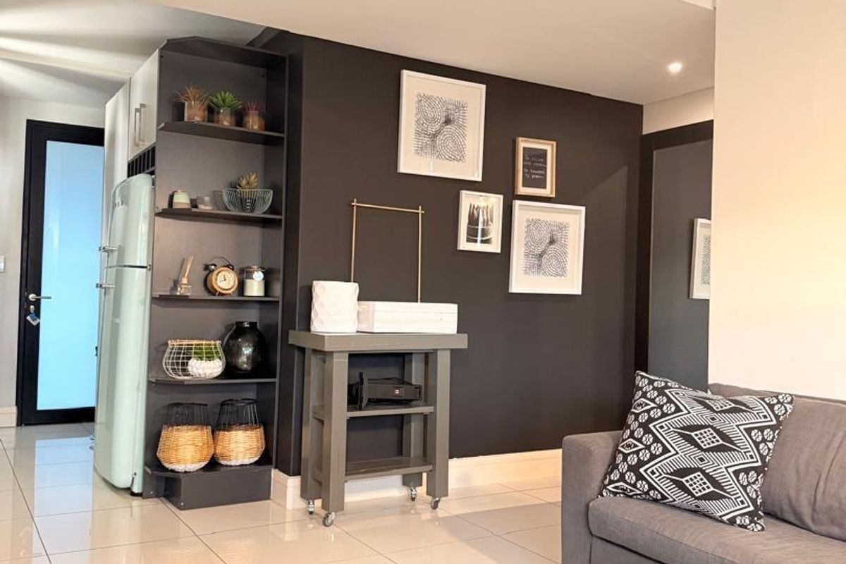 Fully Furnish 3 bedroom apartment - Photo 2