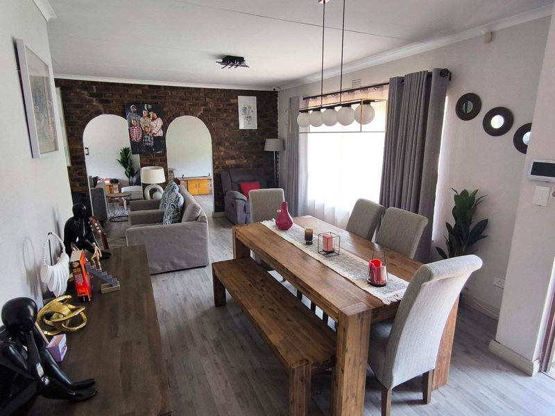 Energy-Efficient Living: Solar-Powered Comfort & Charm! - Photo 4