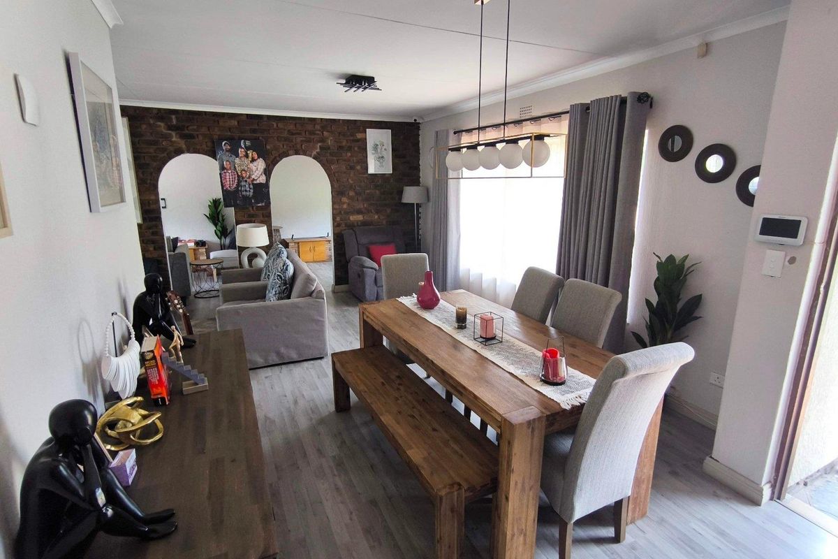 Energy-Efficient Living: Solar-Powered Comfort & Charm! - Photo 4