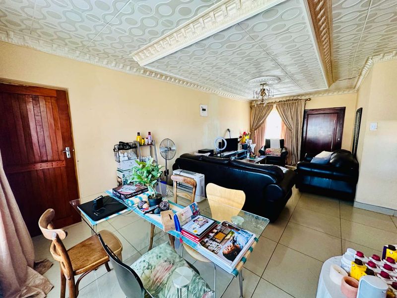 Freestanding Family Home in Mahlasedi park-priced to Move, Ready to View. - Photo 6