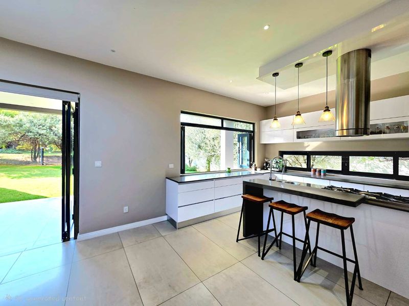 4 Bedroom House plus study and more to Rent in Steyn City - Photo 9