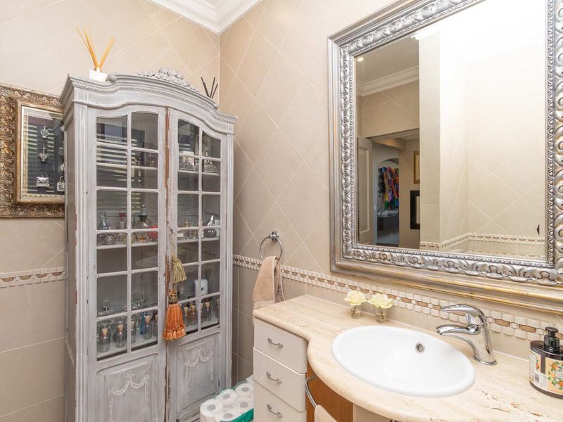 STYLISH AND  MODERN  4 BED CLUSTER HOME IN THE ICONIC CLUB TERRACE ESTATE IN LINKSFIELD - Photo 10