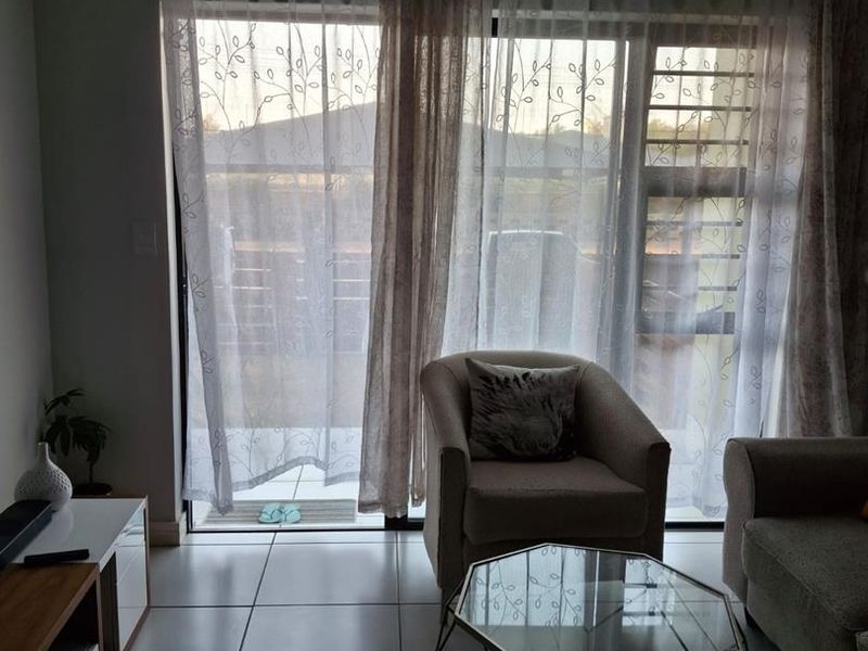 3 BEDROOM TOWNHOUSE FOR SALE IN GREENKLOOF, MOOIKLOOF - Photo 4